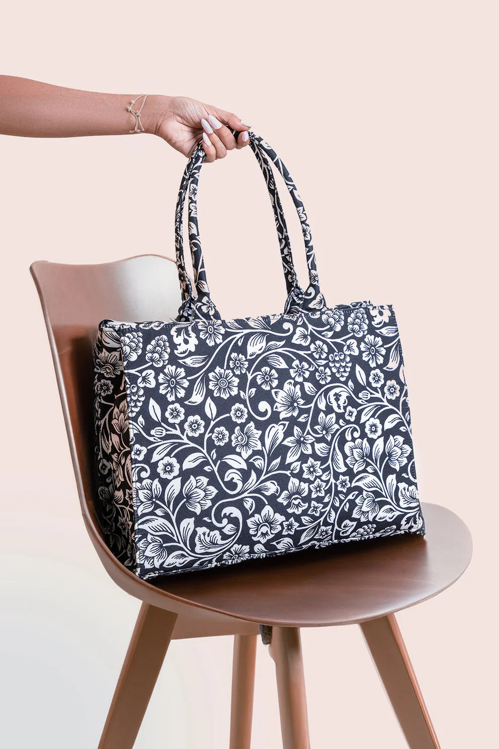 Culture Canvas Tote Black Patels