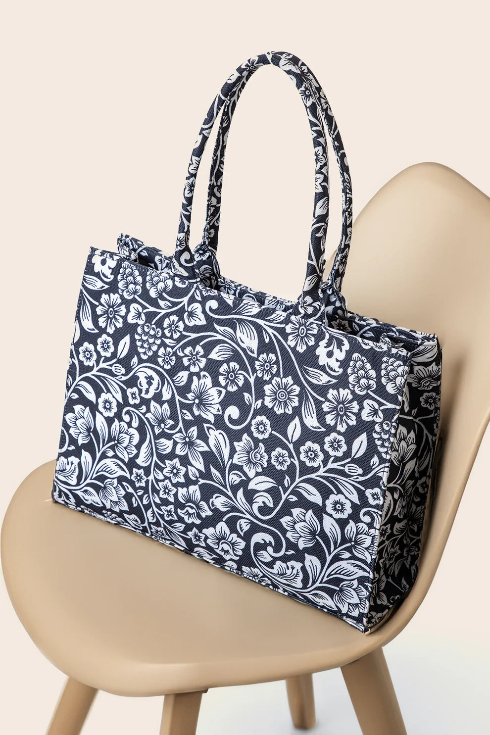 Culture Canvas Tote Black Patels