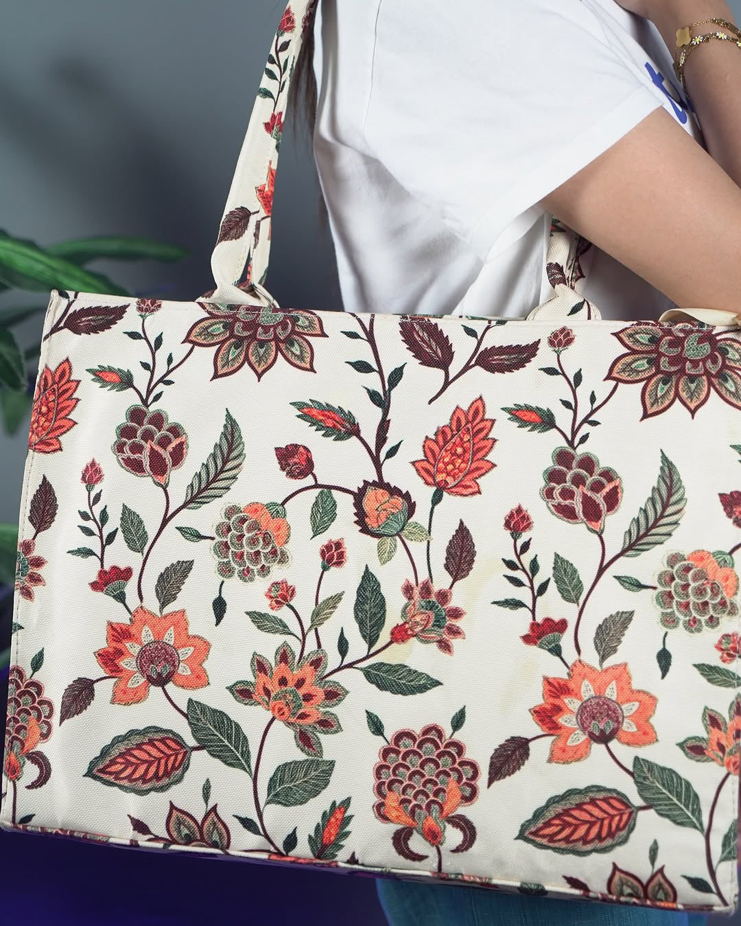 Culture Canvas Tote Beige Floral